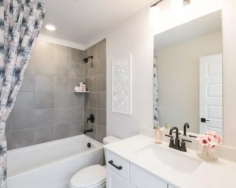 Bath - 5585 Cabernet Ln, Braselton, GA 30517 photo 2 of 8
