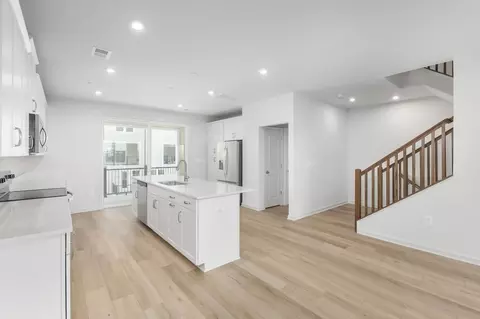 Entry Way - 20872 Murry Falls Ter, Ashburn, VA 20147 photo 1 of 3
