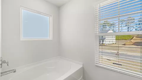 Bath - 903 Innisbrook Dr, Evans, GA 30809 photo 4 of 7