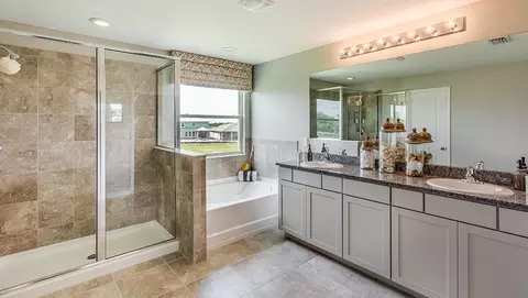 Bath - 9448 Bella Mar Trl, Parrish, FL 34219 photo 1 of 3
