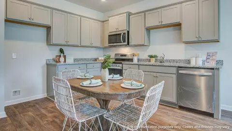 Kitchen - 574 Settings Dr E, Yemassee, SC 29945 photo 2 of 7