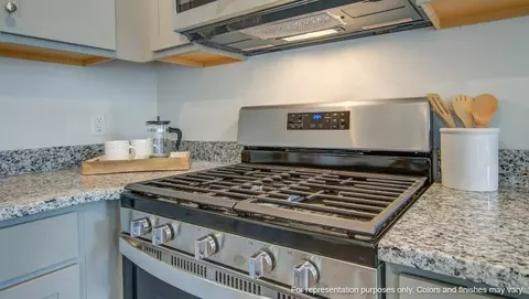 Kitchen - 574 Settings Dr E, Yemassee, SC 29945 photo 4 of 7