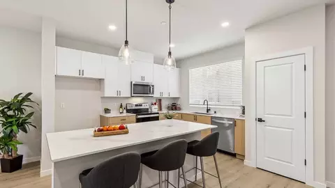 15215 35th Ave W UNIT A7, Lynnwood, WA 98087