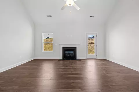 Living - Cameron Crossing Community, Dunn, NC 28334 photo 3 of 5