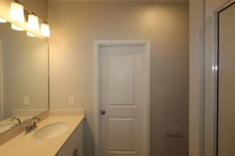 Bath - 1397 Hyde St, Saint Cloud, FL 34771 photo 1 of 2