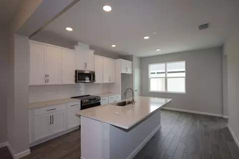 Kitchen - 1397 Hyde St, Saint Cloud, FL 34771 photo 2 of 5