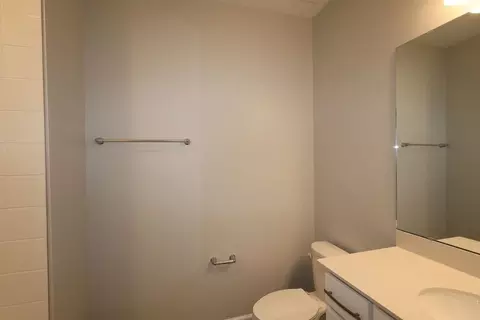 Bath - 1397 Hyde St, Saint Cloud, FL 34771 photo 3 of 4