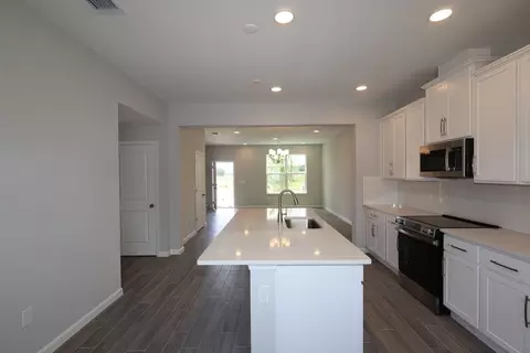 Kitchen - 1397 Hyde St, Saint Cloud, FL 34771 photo 2 of 6