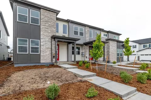 Exterior - 20520 E 58th Ave, Aurora, CO 80019 photo 4 of 22