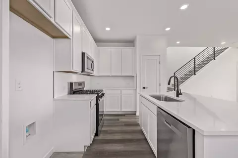 Kitchen - 20520 E 58th Ave, Aurora, CO 80019 photo 5 of 17