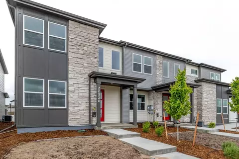 Exterior - 20520 E 58th Ave, Aurora, CO 80019 photo 3 of 22