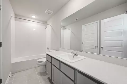Bath - 216 Hornet St, Elgin, TX 78621 photo 3 of 6