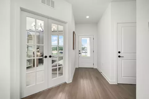 Entry Way - 516 Billowing Cloud Cv, Georgetown, TX 78633 photo 2 of 4