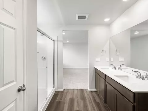Bath - 9389 Foxfire St, Longmont, CO 80504 photo 2 of 5