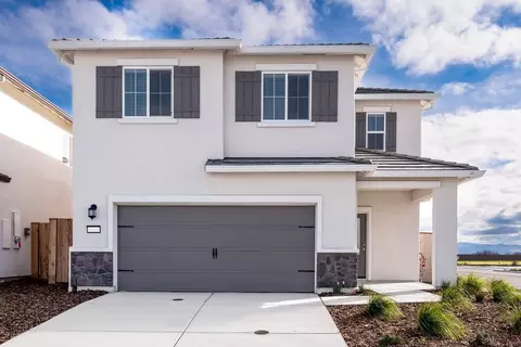 Exterior - 2244 Dustie Dr, Newman, CA 95360 photo 2 of 9