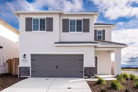 Exterior - 2244 Dustie Dr, Newman, CA 95360 photo 6 of 9
