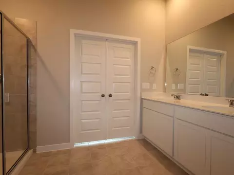Bath - 12308 Setting Peak Ln, Buda, TX 78610 photo 2 of 3