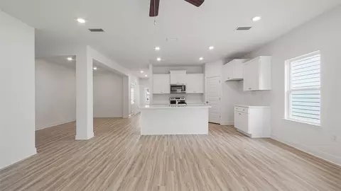 Living - 122 Gray Owl Dr E, Freeport, FL 32439 photo 4 of 5