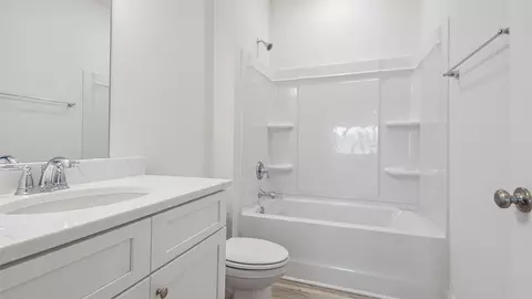 Bath - 122 Gray Owl Dr E, Freeport, FL 32439 photo 7 of 7