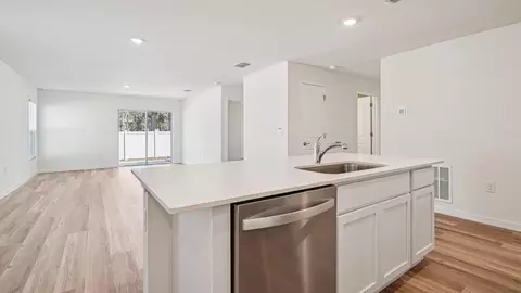 Kitchen - 9841 Coconut Ct, Spring Hill, FL 34608 photo 4 of 7
