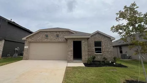 7740 Royal Fern Dr, Ponder, TX 76259