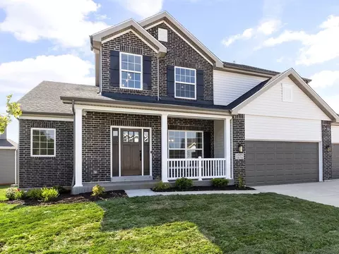 562 Evening Primrose Dr, Wentzville, MO 63385