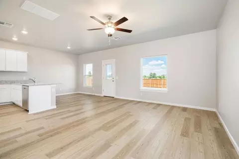 Living - 709 Ashleigh Dr, Tuttle, OK 73089 photo 1 of 2