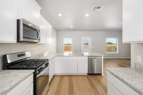 Kitchen - 709 Ashleigh Dr, Tuttle, OK 73089 photo 1 of 3