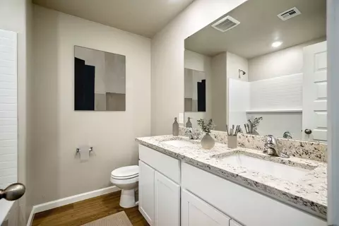 Bath - 709 Ashleigh Dr, Tuttle, OK 73089 photo 2 of 3
