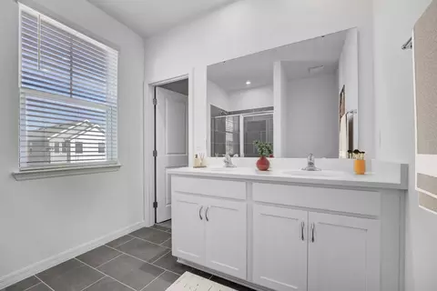 Bath - 1998 Horsetail Dr, Saint Cloud, FL 34771 photo 3 of 16