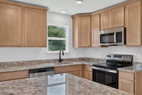 Kitchen - 507 Mountain View Dr, Wright City, MO 63390 photo 3 of 4