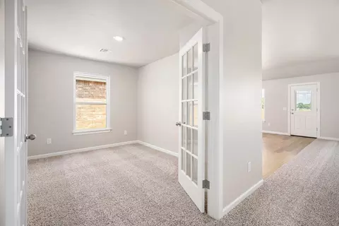 Entry Way - 709 Ashleigh Dr, Tuttle, OK 73089 photo 3 of 5
