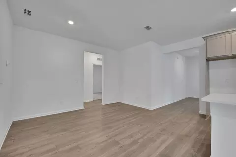Living - 537 Barbosa Trl, Saint Augustine, FL 32095 photo 4 of 9
