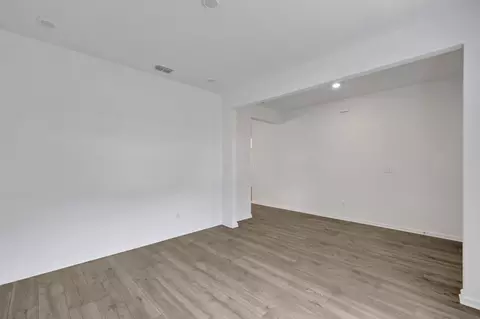 Living - 537 Barbosa Trl, Saint Augustine, FL 32095 photo 2 of 9
