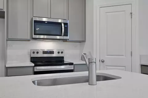 Kitchen - 537 Barbosa Trl, Saint Augustine, FL 32095 photo 4 of 7