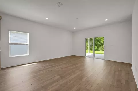 Living - 537 Barbosa Trl, Saint Augustine, FL 32095 photo 8 of 9
