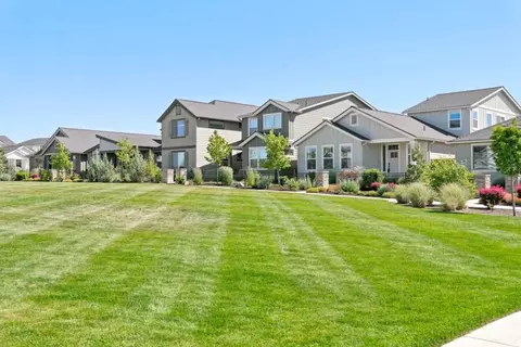 Exterior - 3120 NE Boulder Crk, Bend, OR 97701 photo 6 of 11