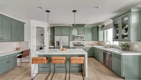 6811 S Survey Peak Ln, West Jordan, UT 84081