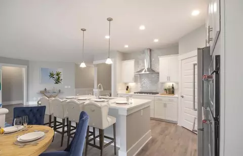 7132 Maple Brook Ln, Flowery Branch, GA 30542