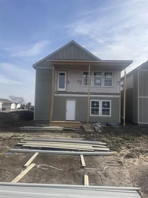 409 E Douglas Ave, Andover, KS 67002