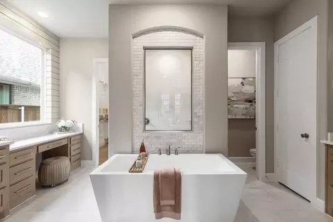 Bath - 2016 Acoma Way, Argyle, TX 76226 photo 1 of 5