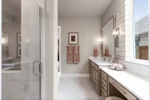 Bath - 2016 Acoma Way, Argyle, TX 76226 photo 2 of 5