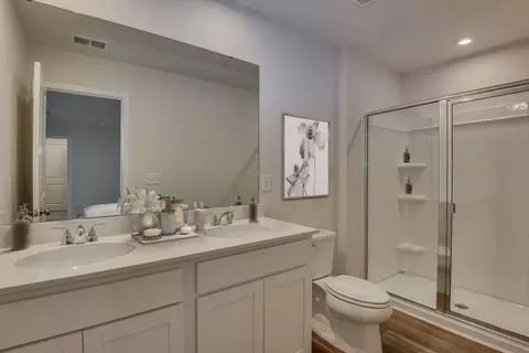 Bath - 277 Sparrow St, Thomson, GA 30824 photo 1 of 2