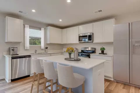 Kitchen - 277 Sparrow St, Thomson, GA 30824 photo 1 of 2