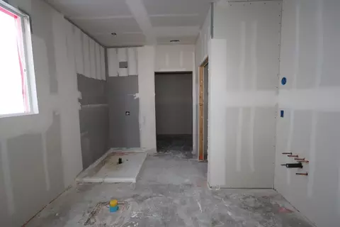 Bath - 1891 Bedrock St, Manteca, CA 95336 photo 1 of 4