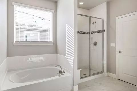 Bath - 957 Andrews Crest Dr, Berthoud, CO 80513 photo 1 of 3