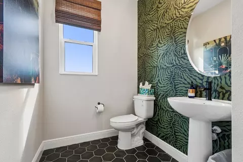 Bath - 8913 Deep Horizon Loop, Parrish, FL 34219 photo 1 of 4