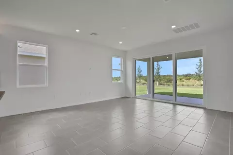 Living - 7823 Glen Lily Pl, Parrish, FL 34219 photo 2 of 4