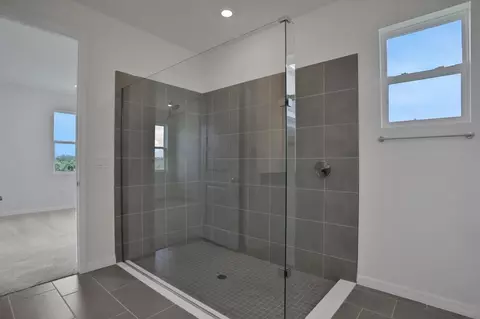 Bath - 7823 Glen Lily Pl, Parrish, FL 34219 photo 2 of 4