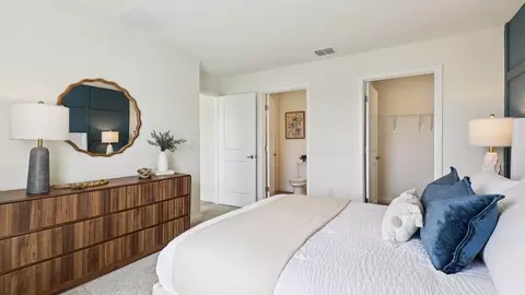 Bedroom - 11448 Spring Hill Dr, Spring Hill, FL 34609 photo 3 of 8